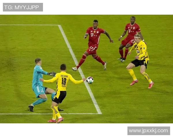 拜仁慕尼黑在德甲联赛中以四比一战胜多特蒙德展现强大实力 拜仁慕尼黑在德甲联赛中以四比一战胜多特蒙德展现强大实力