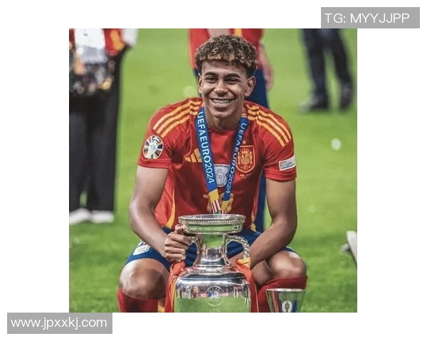 亚马尔表现抢眼！成功单防姆巴佩热，展现出色防守实力