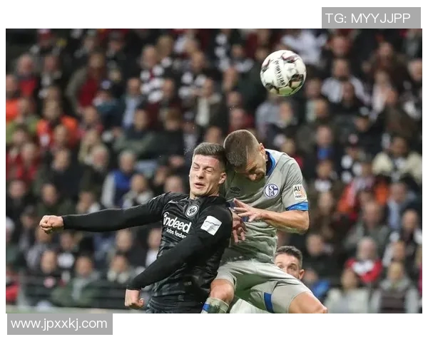 沙尔克04主场击败法兰克福,一鼓作气赢取宝贵三分! 沙尔克04主场击败法兰克福,一鼓作气赢取宝贵三分!