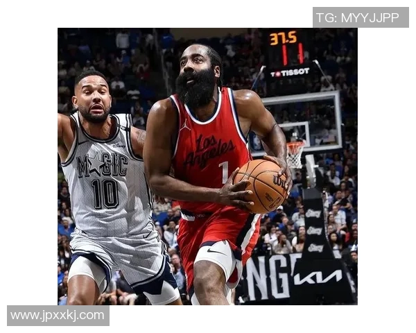 火箭力克猛龙，哈登三双表现抢眼：一场让人无法忘怀的胜利